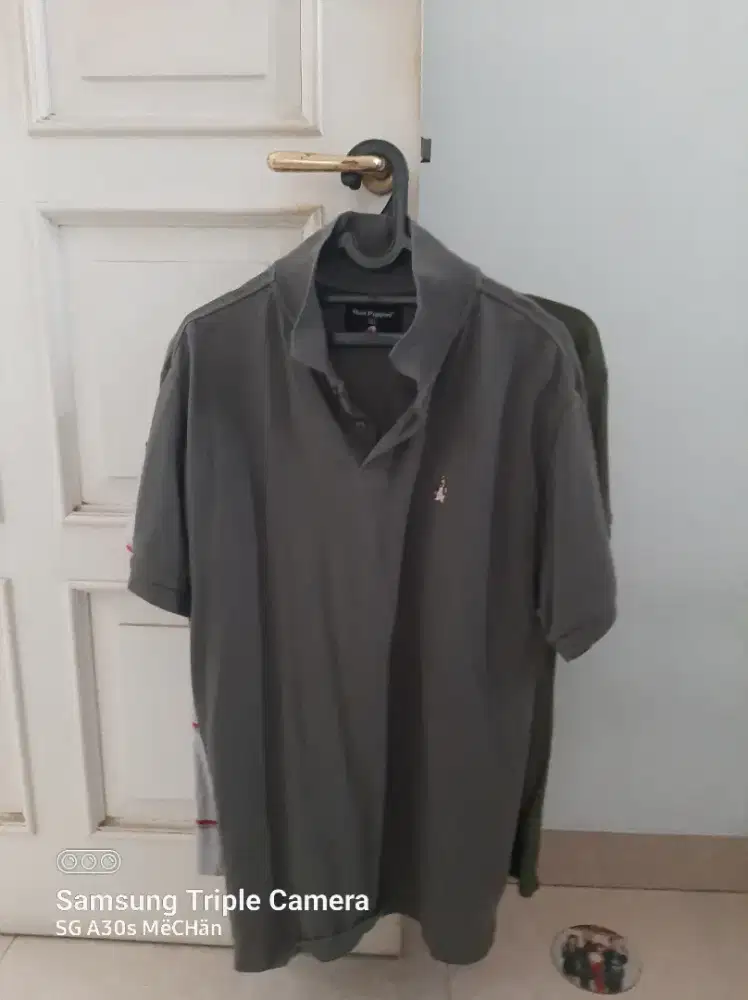 Kaos kerah Hush Puppies