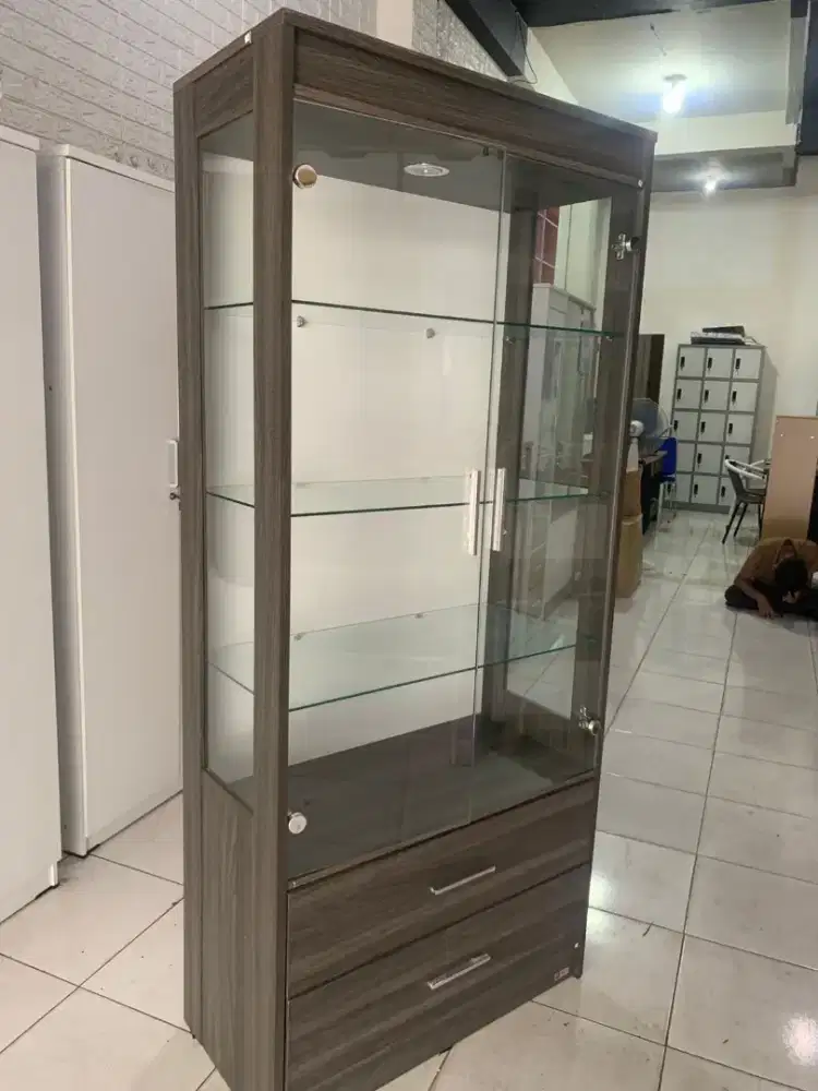 Diskon! Lemari hias ready