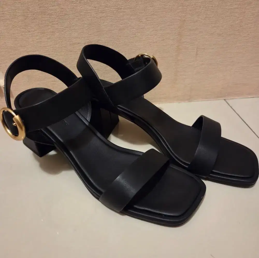 Charles & Keith Black Heels Sandal