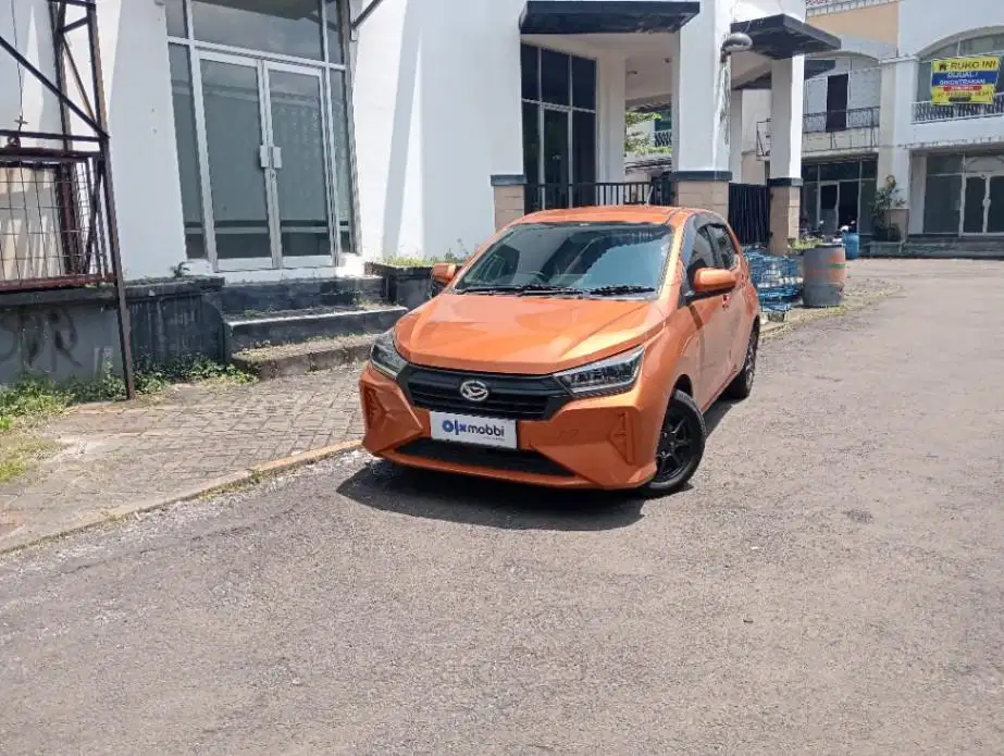 Like New - DAIHATSU AYLA 1.2 NEW R BENSIN M/T 2023 ORANGE
