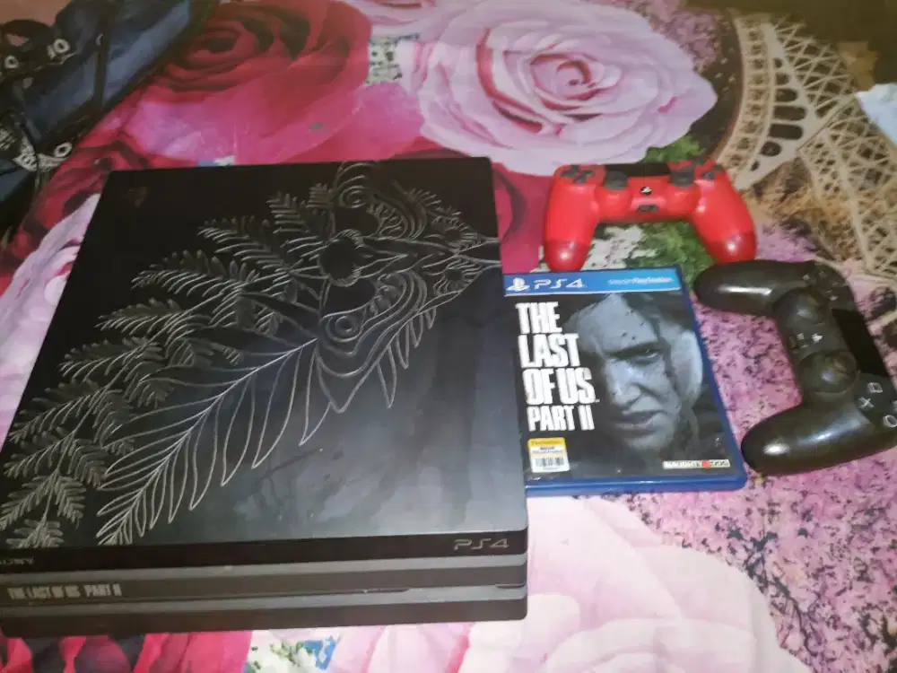 PS 4 PRO LIMITED EDITION THE LAST OF US PART II OFW 1TB Cuch 72Xx