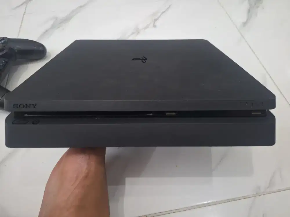 PS4 Slim full game update
