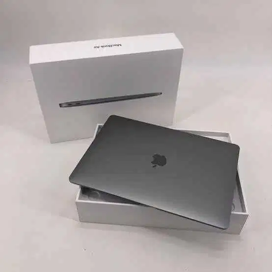 Macbook air M1 2020 8/256 SSD 13 inch warna space grey second like new