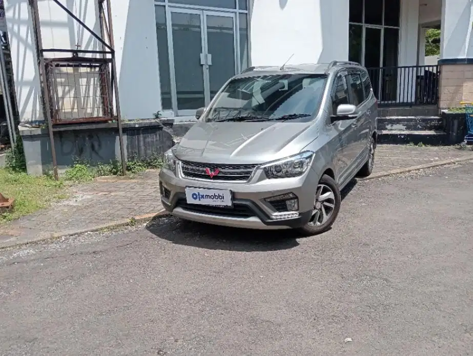 Like New - WULING CONFERO S 1.5 L ACT LUX PLUS BENSIN M/T 2020 ABU