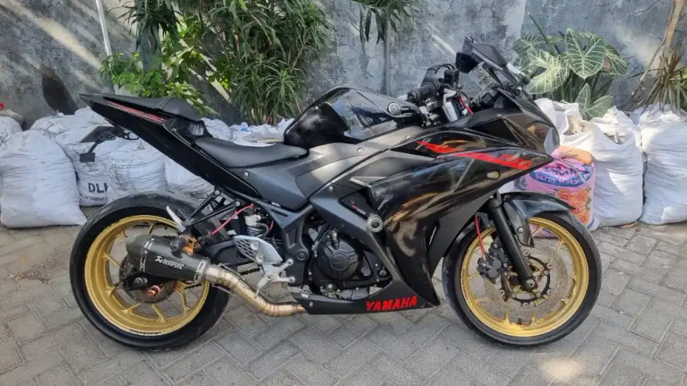 UD ENY MOTOR - Yamaha R25 thn 2015