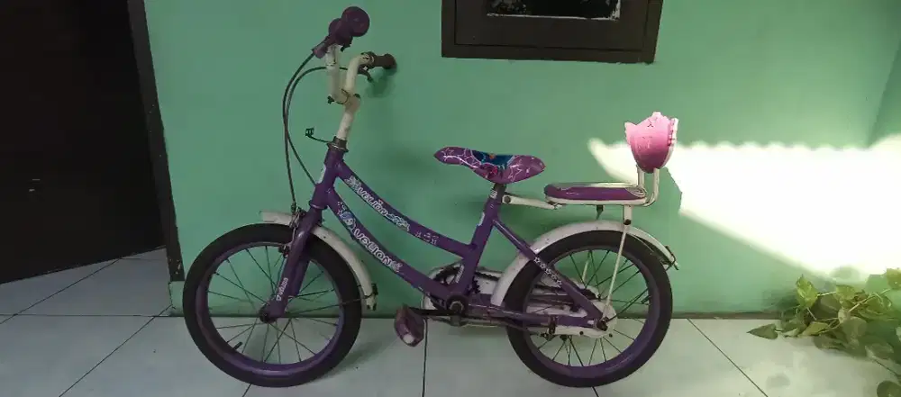 Sepeda anak 18 inchi untuk 5 s.d 7 tahun