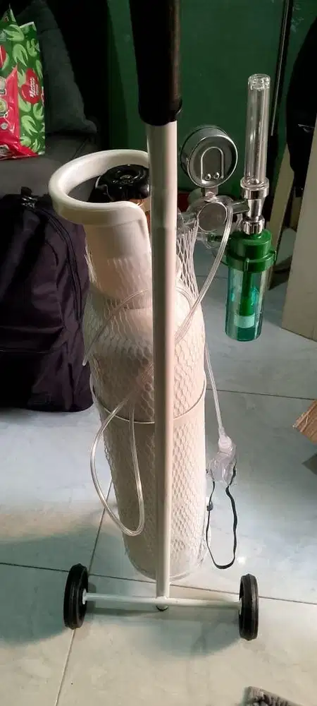 Tabung Oksigen 1m3 Lengkap dengan Trolley, Regulator, Isi Oksigen