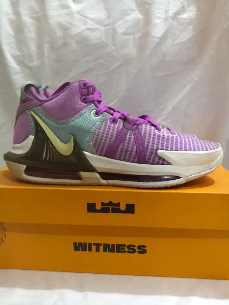 Sepatu Secont Nike Lebron Witness
