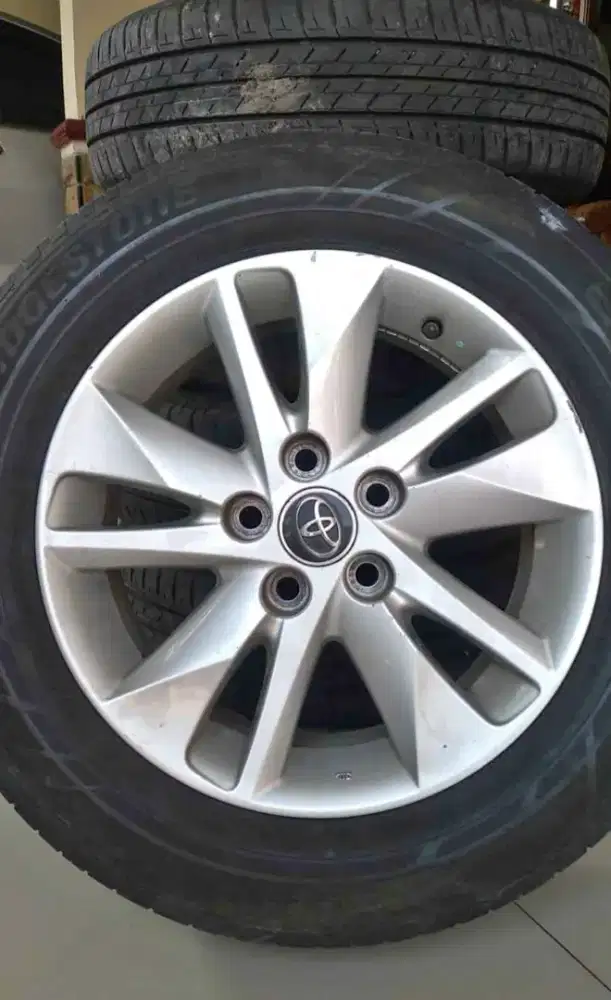 DIJUAL VELG ORI REBORN KONDISI MULUS 5 PCS