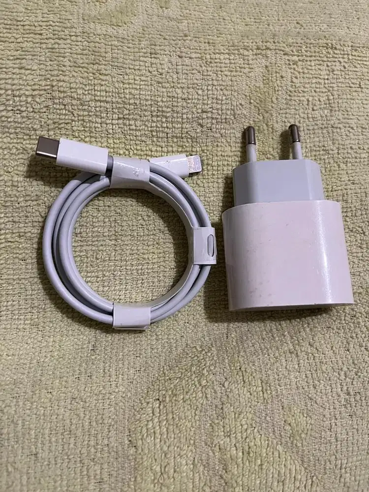 Dijual Charger Iphone Power Adapter dan USB - C to Lightning 20W