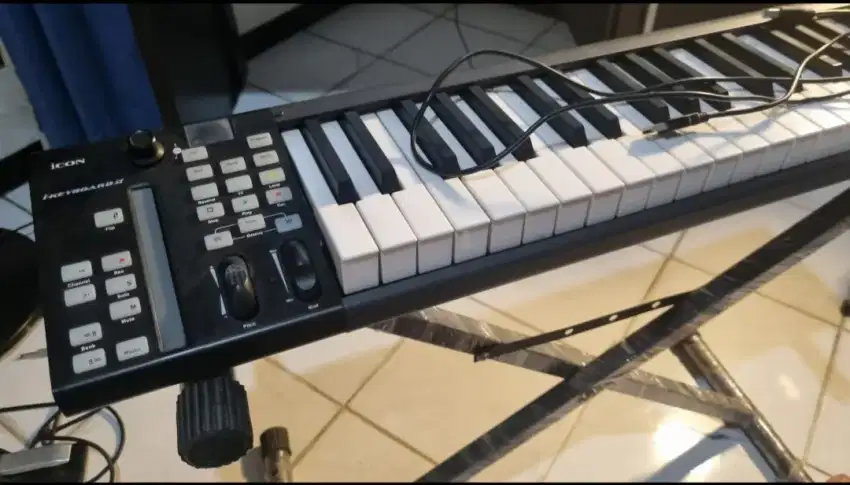 Midi Keyboard / Midi Controller ICON 4X