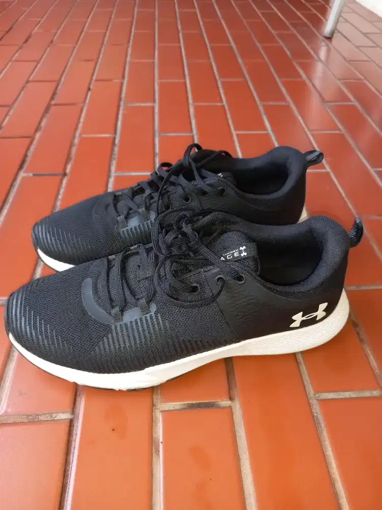 Preloved Under Armour Charged Engage
