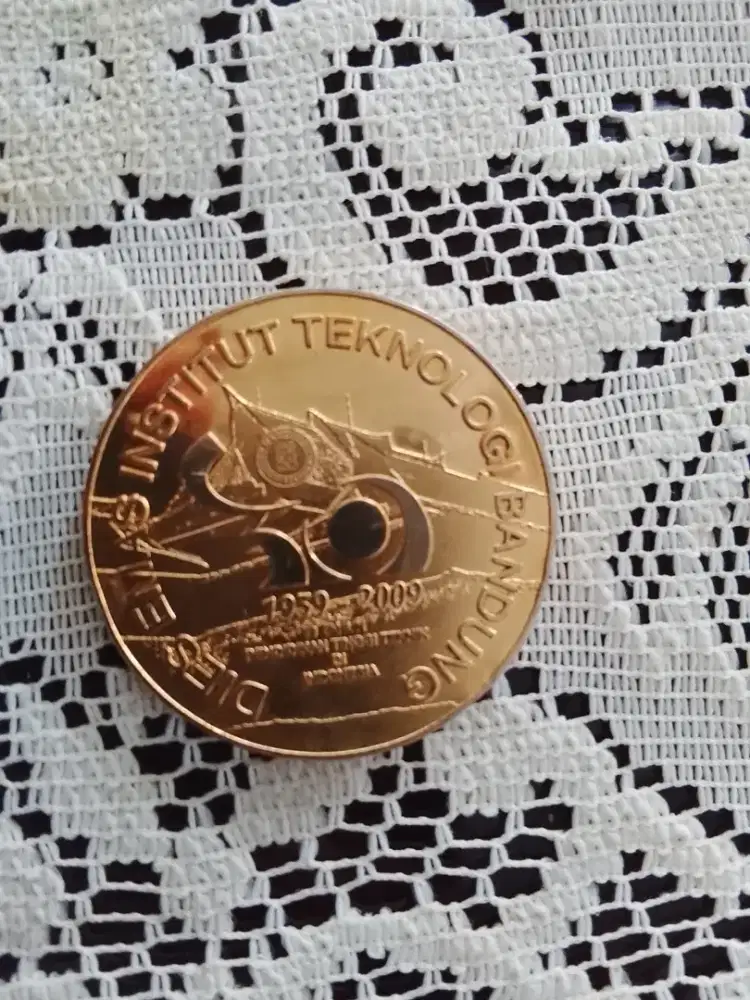 Koin Dies Emas ITB