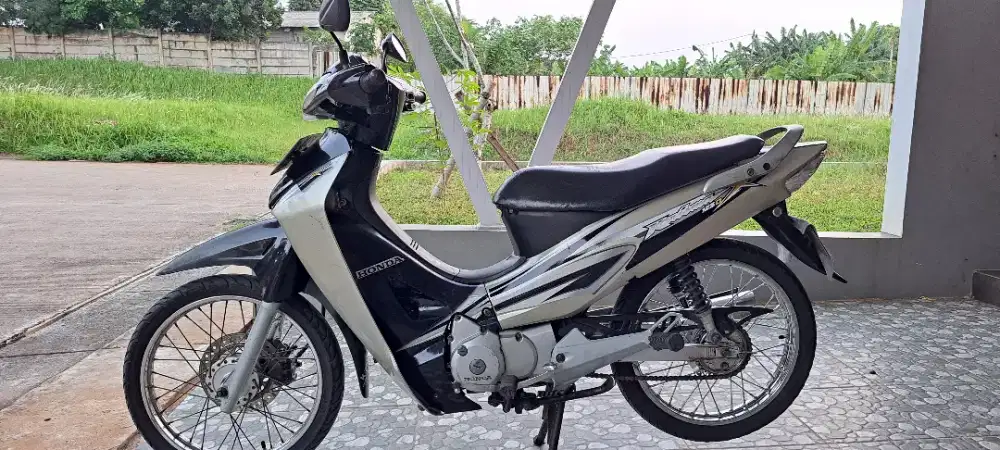 Honda Kharisma 125 D Tahun 2004
