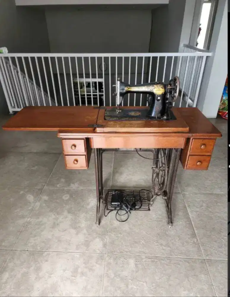 BU mesin jahit kaki & tangan merk singer kond bagus