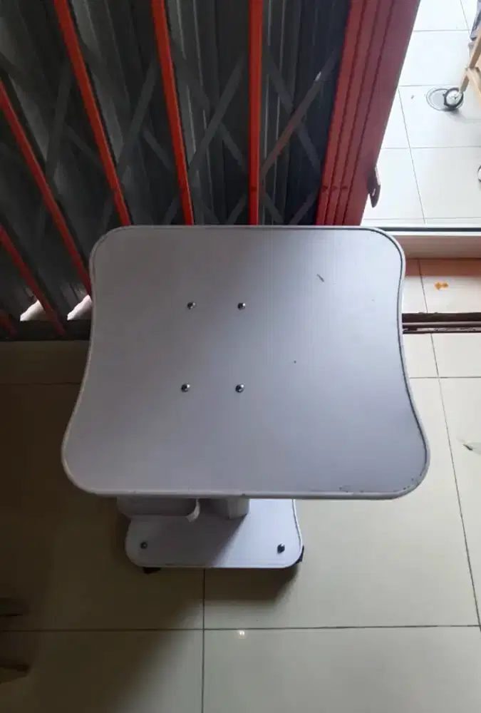 Meja/Trolly alat facial salon, klinik kecantikan,rak alat klinik medis