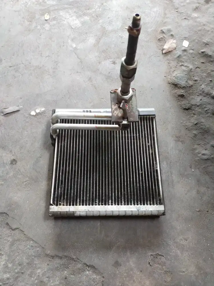 Evaporator / kondensator ac eks mobil livina expande 2019 bekas