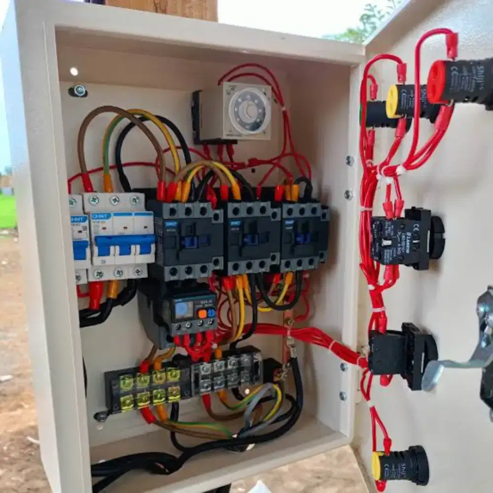 Menerima perbaikan instalasi listrik, panel listrik, dll