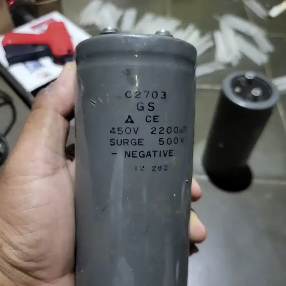 Kapasitor merk GS 450 VDC 2200uf surge 500V negative