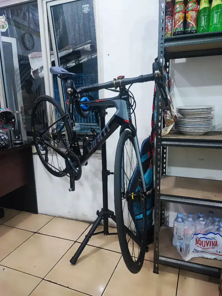 Sepeda Giant defy advan 3 full carbon super ringan size s