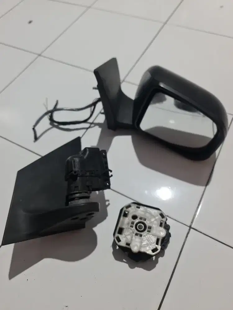 Spion Retrack Xenia 2012