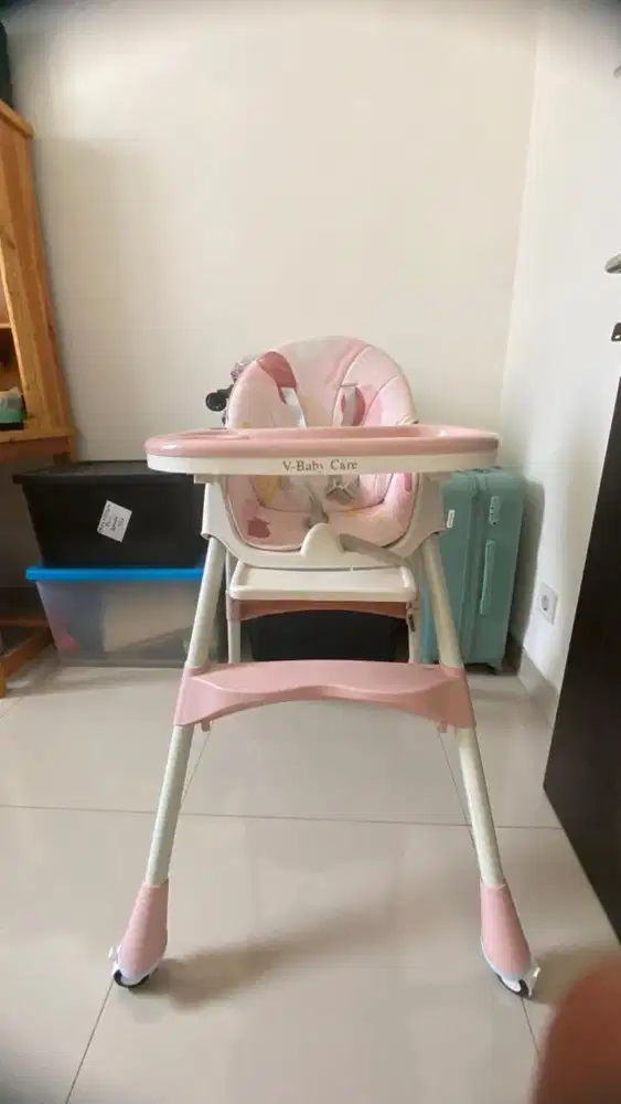 Kursi makan bayi merk v-babycare multifungsi