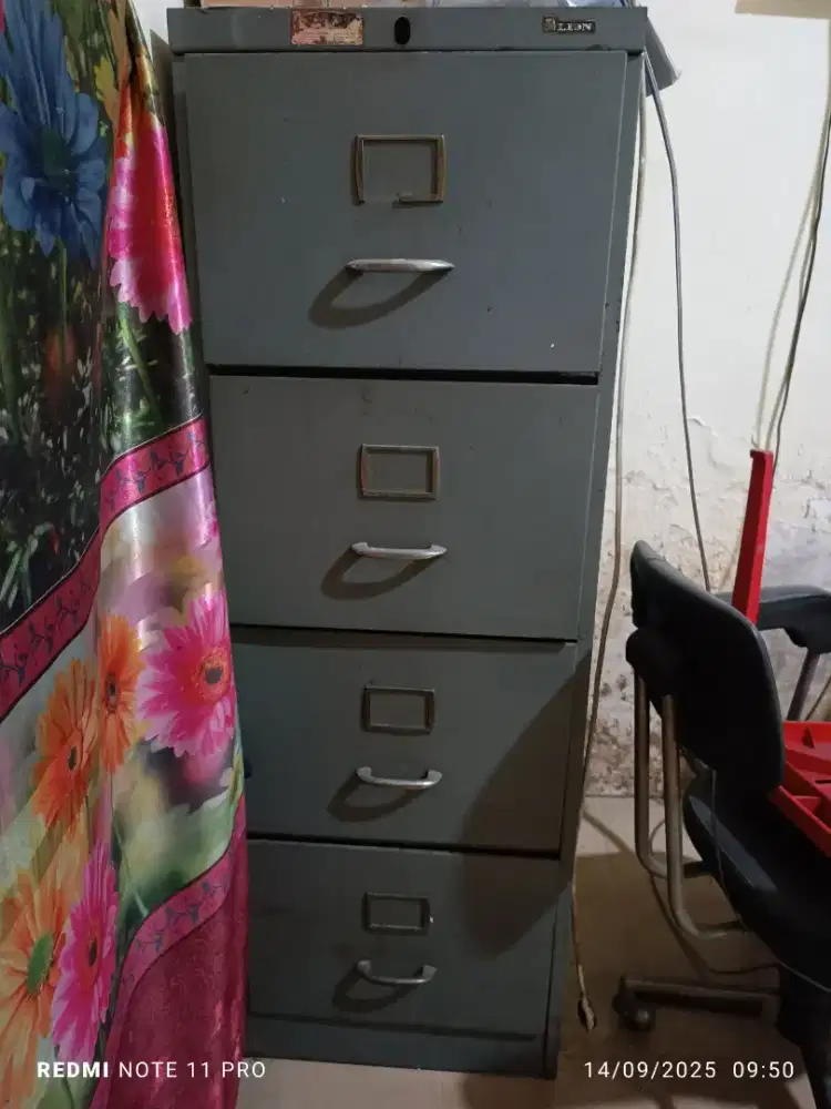 Filling Cabinet Merk LION