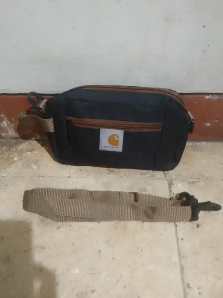 Tas Sling bag carhatt second bekas