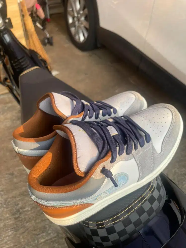 Sepatu Air Jordan 1 Low SE Phantom Denim Swoosh Istimewa Like New