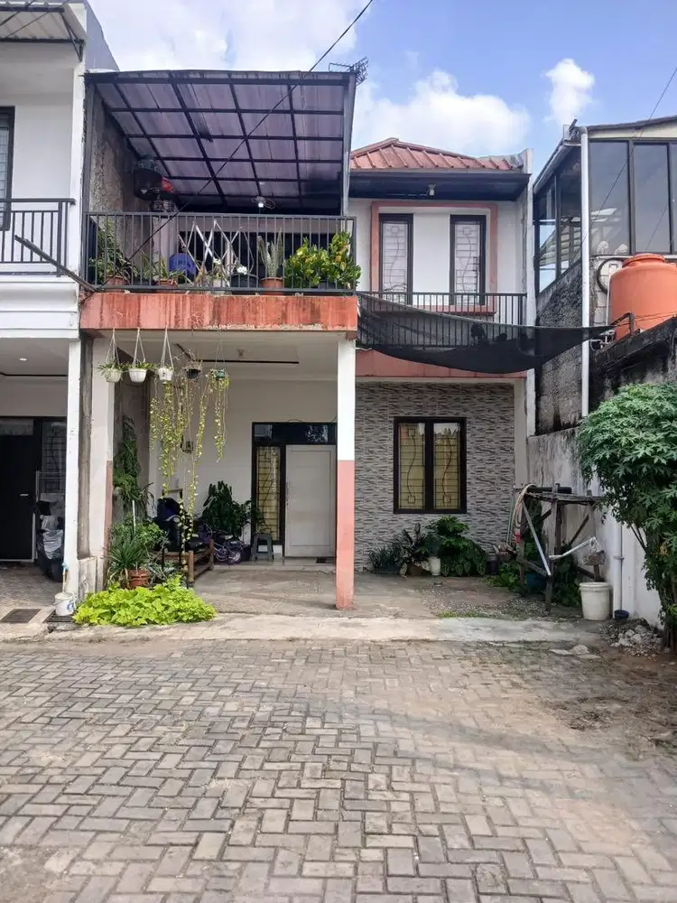 Dijual Cepat Rumah 2 Lantai Cibinong Bogor