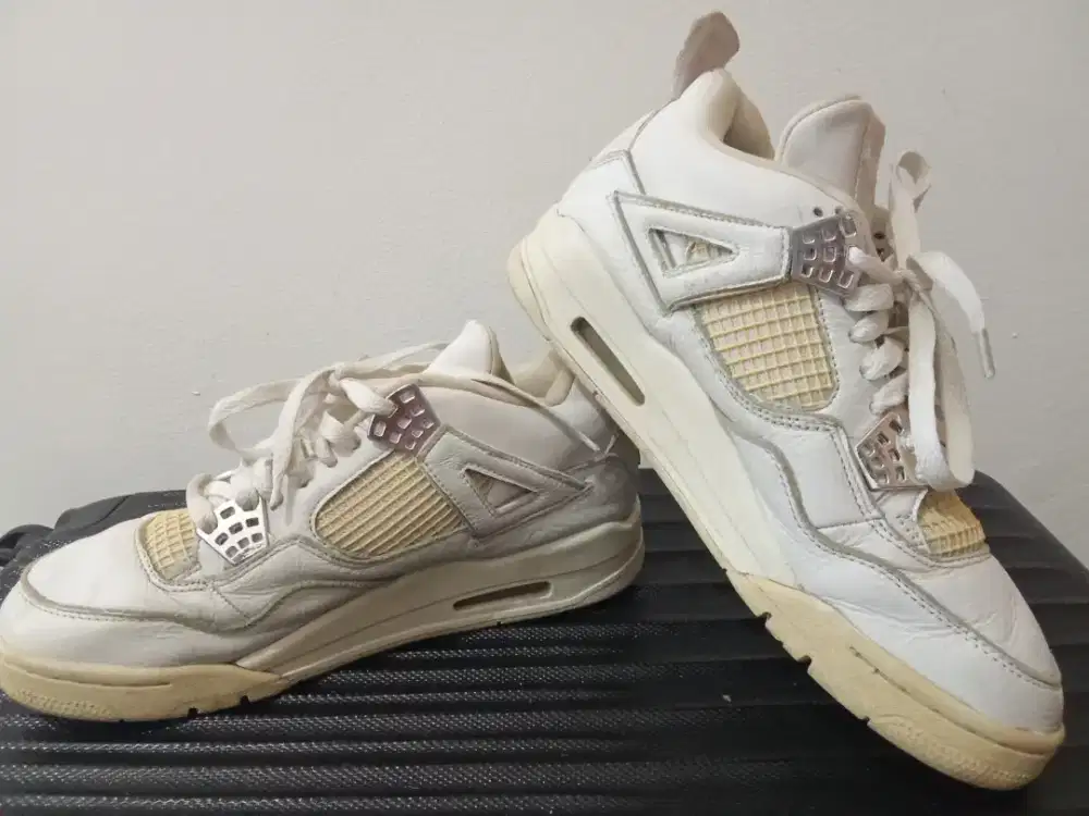 Preloved Air Jordan Retro 4 limited Edition