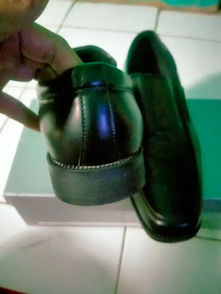 Sepatu Formal Fladeo