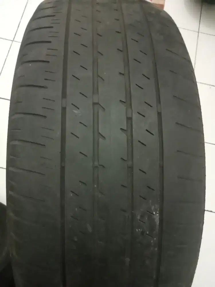 1 ban Bridgestone UK 235/60/R18