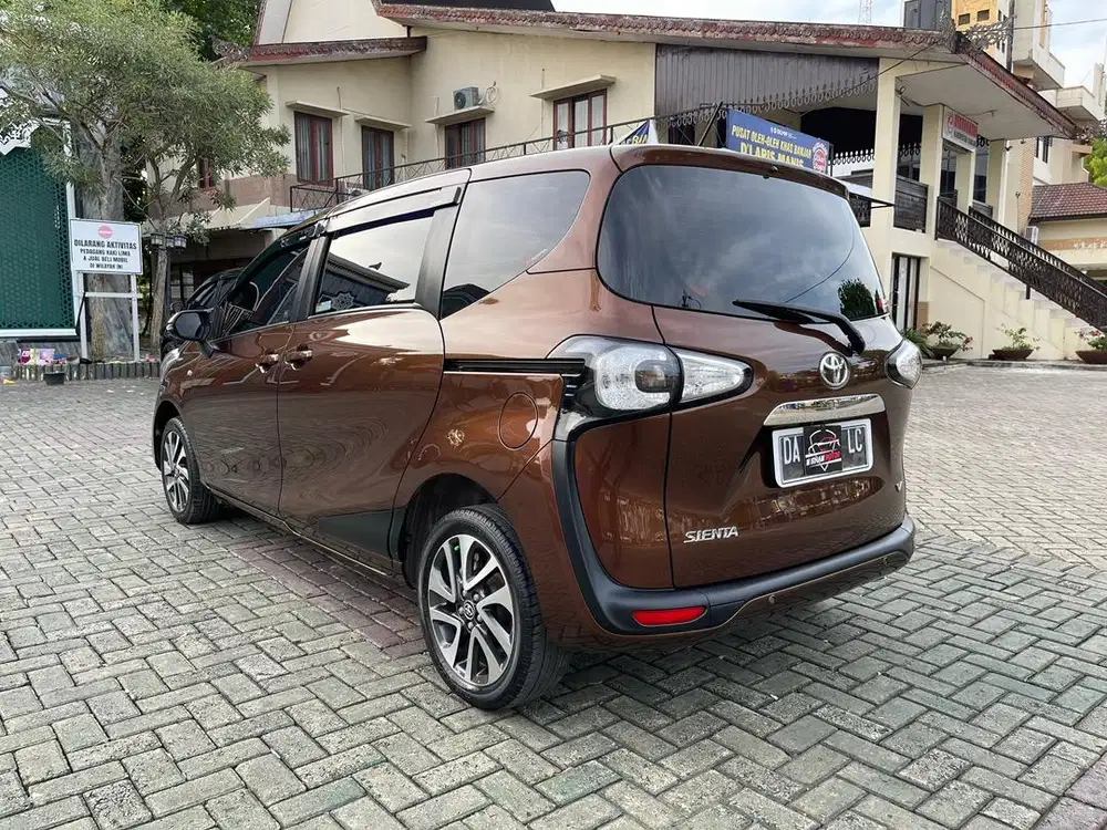 Toyota Sienta 1.5 V Manual 2017