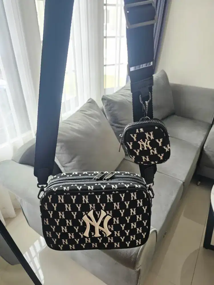 Tas Selempang MLB Monogram New York Yankees