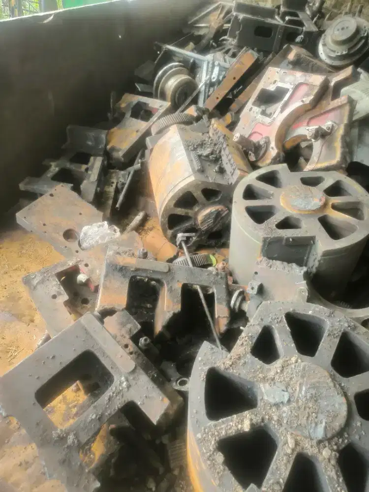 Jual beli barang bekas proyek dan kantor