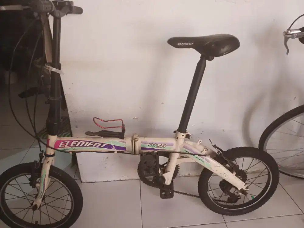 Sepeda lipat element dash masih ori semua
