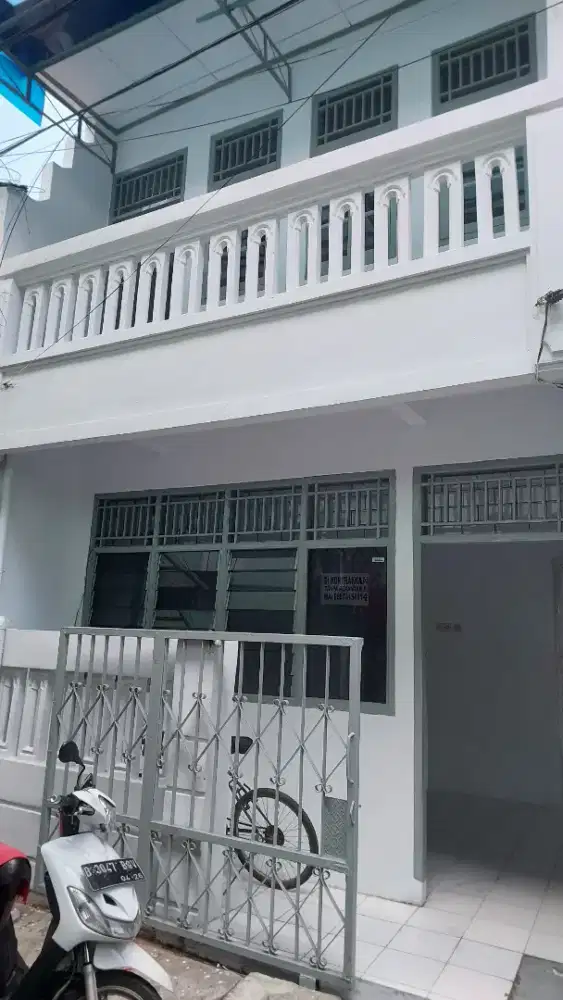 Dikontrakkan Rumah 2 Lantai Tahunan, Roxy Jakarta Pusat