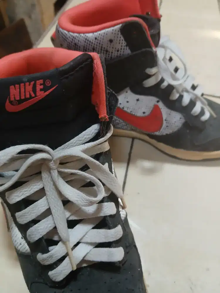 Sepatu nike kulit
