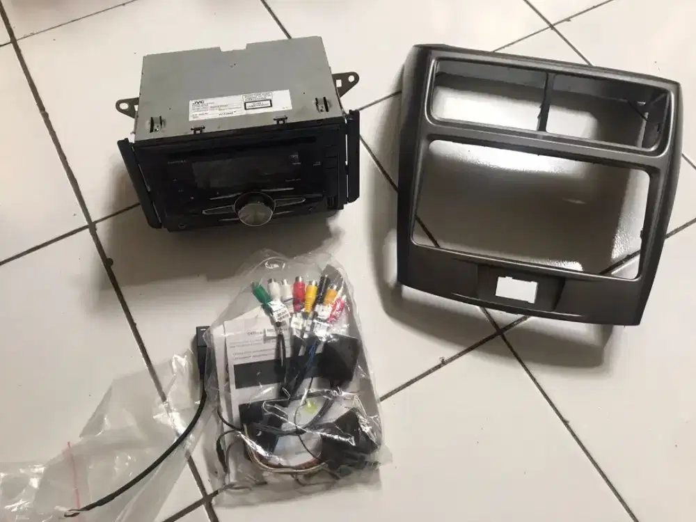 1 set JVC KWR710D, kabel soket, antena, Daihatsu xenia