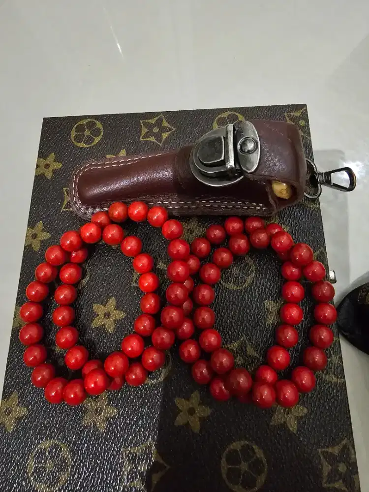 Gelang marjan , pipa duyung +sarung kulit