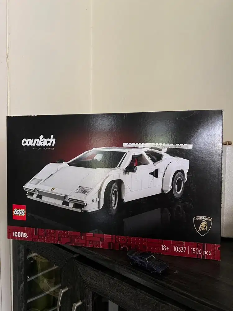 LEGO ICONS Lamborghini Countach 1506 Pcs