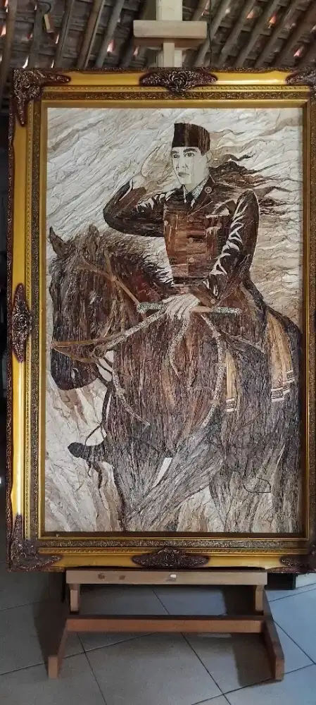 Lukisan Estetik Pelepah Pisang BUNG KARNO BERKUDA