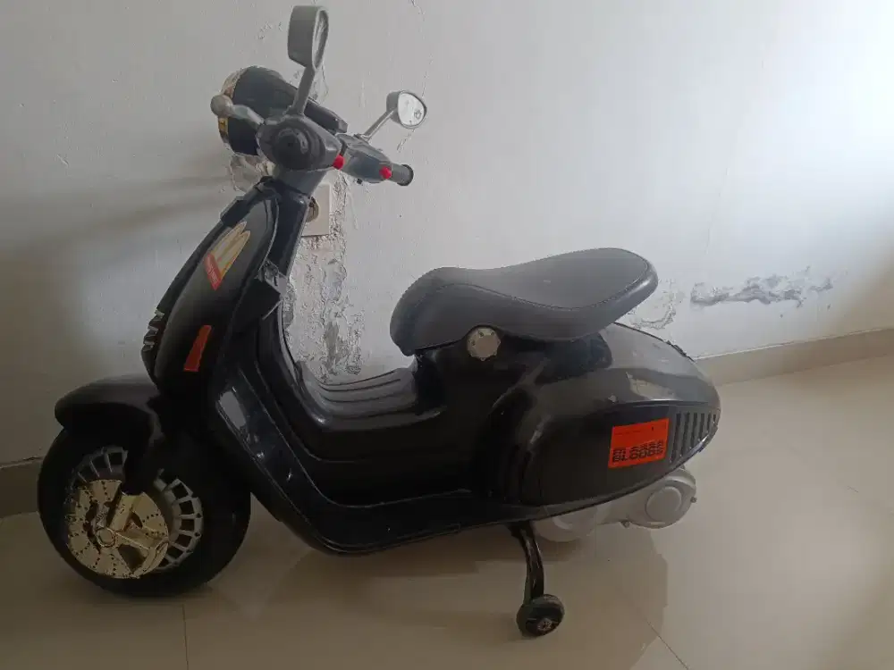 Vespa 946 matic anak merk Paso