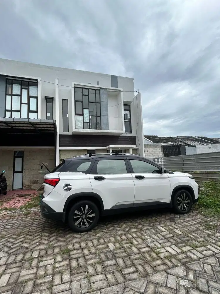 Disewakan Rumah 2 Lantai, Mewah Baru Renov