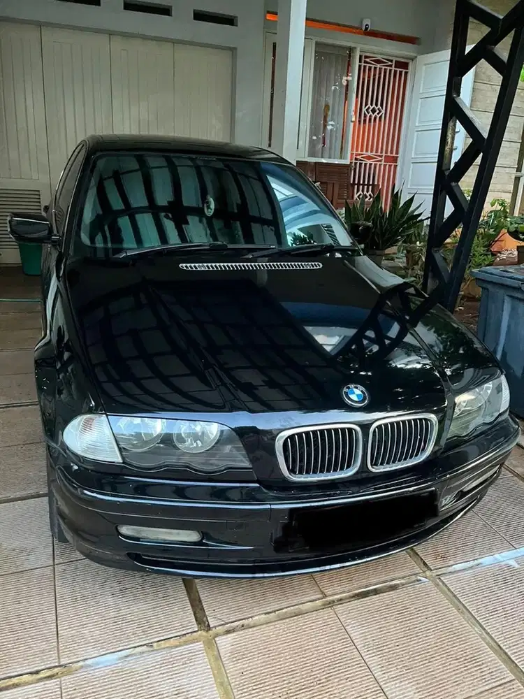 BMW 323i 2000 Bensin