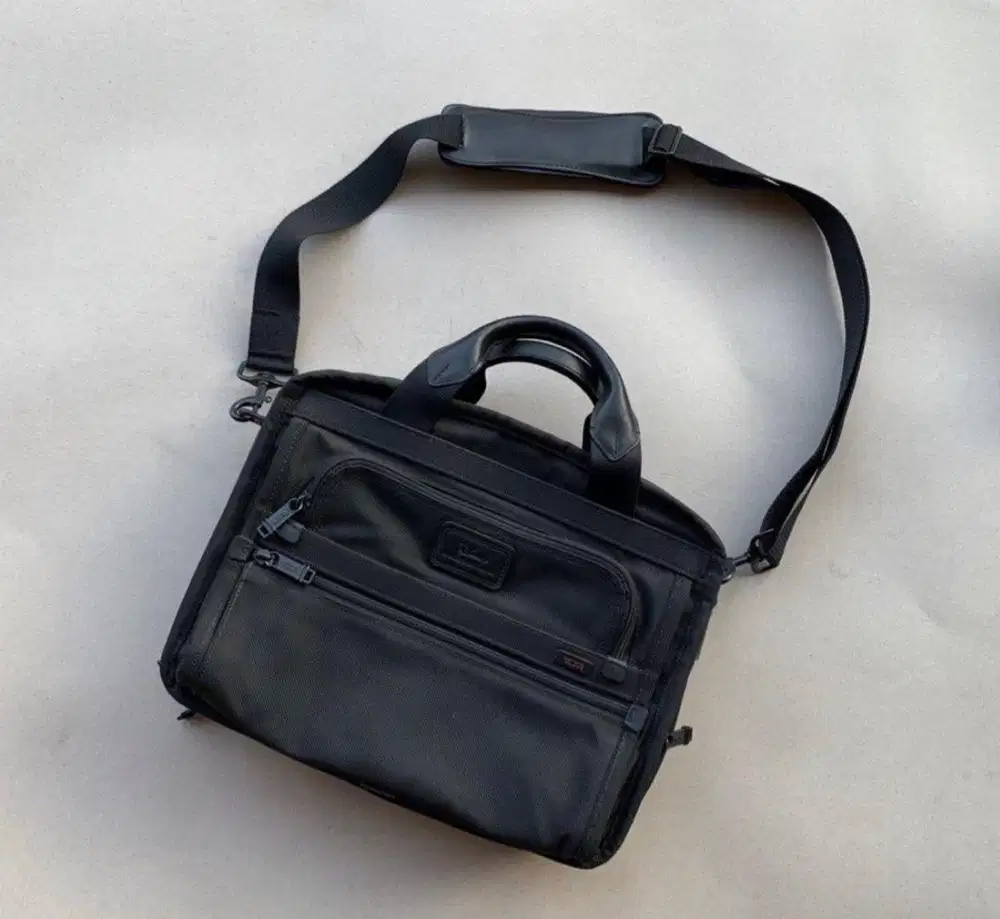 Tas Selempang Tumi Laptop Original