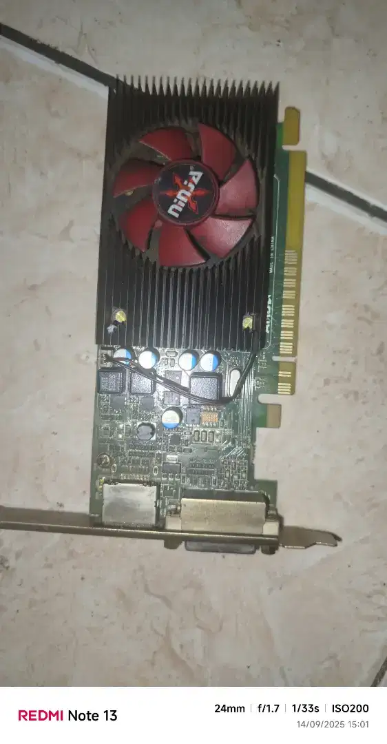 VGA radeon r7 250 ddr5
