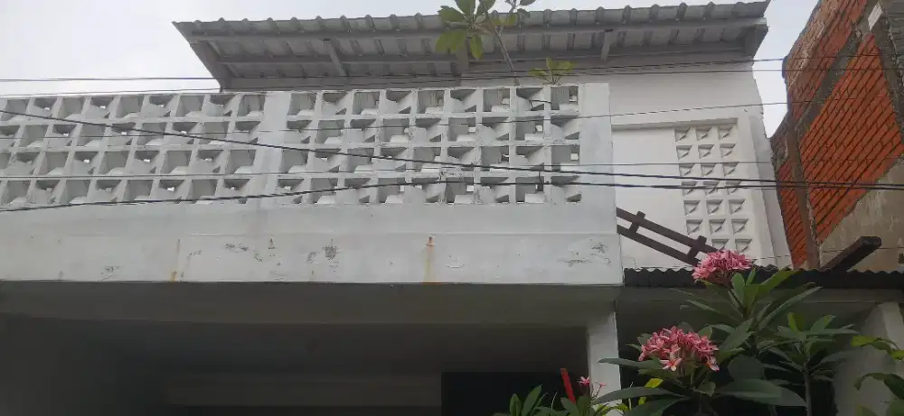 Dikontrakan Rumah Tinggal