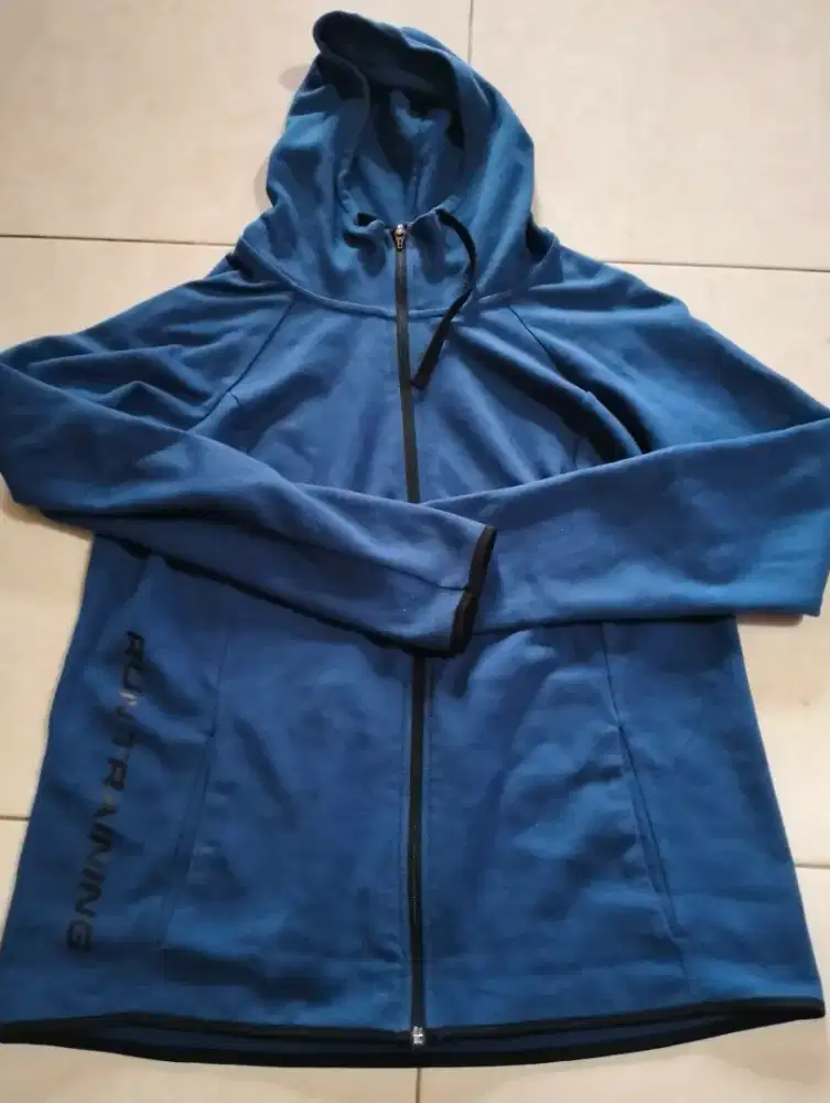 Jaket olahraga wanita